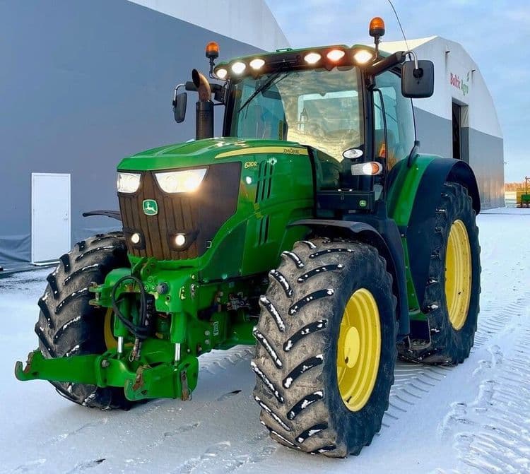John Deere 6210R/8243TH