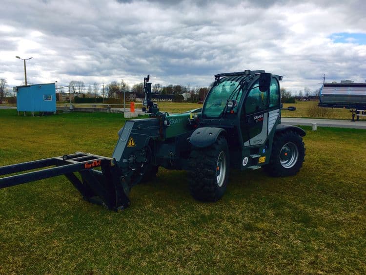 Teleskooplaadur KT559