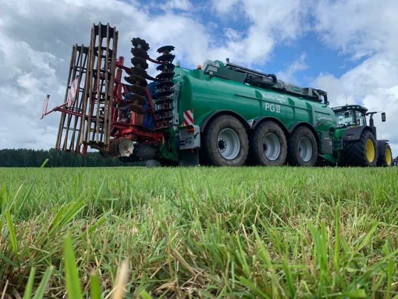 Baltic Agro vedelsõnniku laotusteenus